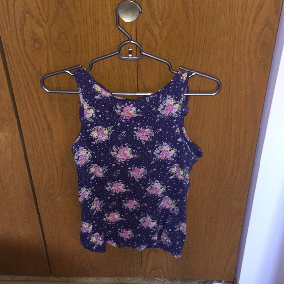 Ruffled flower tank top - Picture 2 of 2